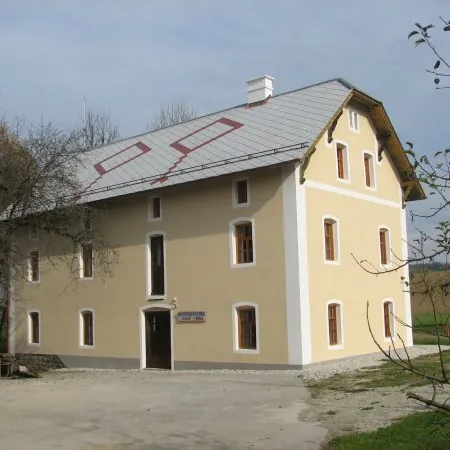 Obnovljeni Pütarov mlin v Gradu s strelovodom